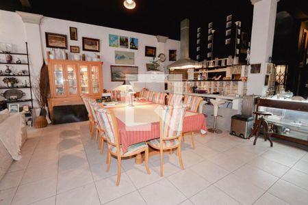Casa à venda com 335m², 7 quartos e 2 vagasSala de Jantar