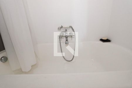 Casa à venda com 335m², 7 quartos e 2 vagasBanheiro da Suíte 1