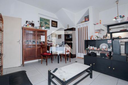 Sala  de casa à venda com 7 quartos, 335m² em Vila Butantã, São Paulo