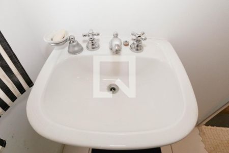 Casa à venda com 335m², 7 quartos e 2 vagasBanheiro - torneira