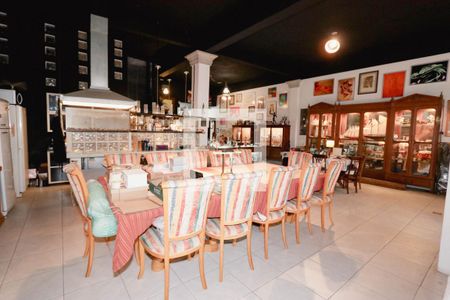 Sala  de casa à venda com 7 quartos, 335m² em Vila Butantã, São Paulo