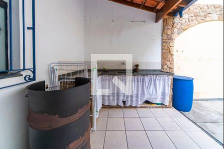 Casa à venda com 380m², 3 quartos e 8 vagas Casa à venda com 380m², 3 quartos e 8 vagasQuintal fundos