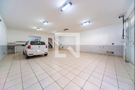 Casa à venda com 380m², 3 quartos e 8 vagas Casa à venda com 380m², 3 quartos e 8 vagasGaragem