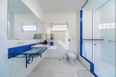 Casa à venda com 380m², 3 quartos e 8 vagas Casa à venda com 380m², 3 quartos e 8 vagasBanheiro do Quarto 3