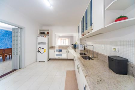 Casa à venda com 380m², 3 quartos e 8 vagas Casa à venda com 380m², 3 quartos e 8 vagasCozinha