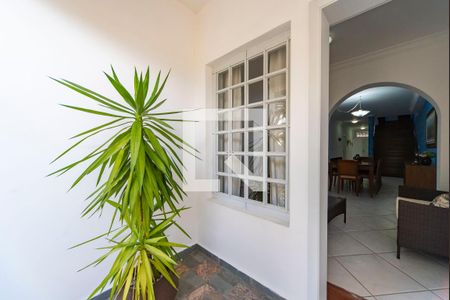 Casa à venda com 380m², 3 quartos e 8 vagas Casa à venda com 380m², 3 quartos e 8 vagasHall de Entrada