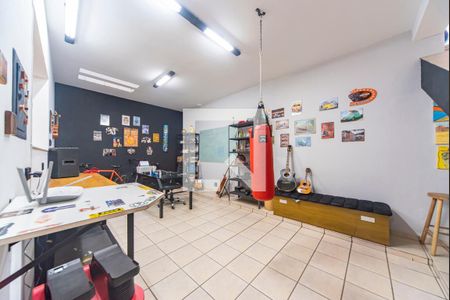 Casa à venda com 380m², 3 quartos e 8 vagas Casa à venda com 380m², 3 quartos e 8 vagasQuarto da Garagem