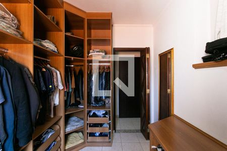 Casa à venda com 160m², 3 quartos e 2 vagasCloset da Suíte