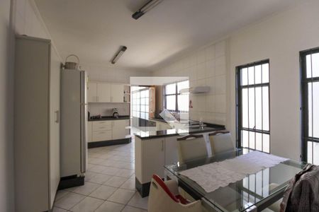Casa à venda com 140m², 3 quartos e 2 vagasCozinha