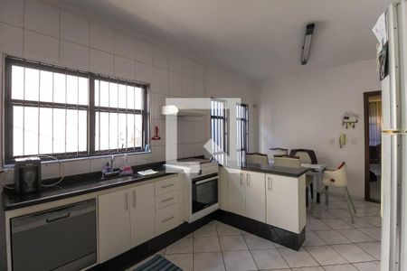 Casa à venda com 140m², 3 quartos e 2 vagasCozinha