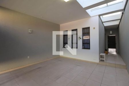 Casa à venda com 140m², 3 quartos e 2 vagasGaragem
