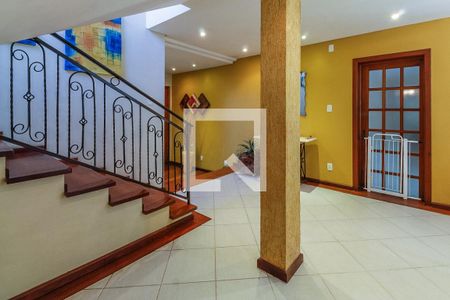 Sala de casa à venda com 4 quartos, 246m² em Parque Santa Fé, Porto Alegre