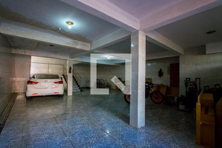 Casa à venda com 5m², 3 quartos e 5 vagas Casa à venda com 5m², 3 quartos e 5 vagasGaragem