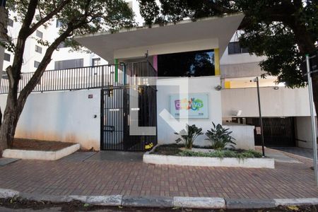 Apartamento à venda com 60m², 3 quartos e 2 vagasFachada