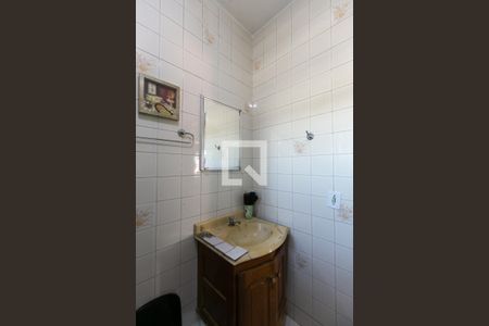 Casa à venda com 200m², 2 quartos e 2 vagasBanheiro