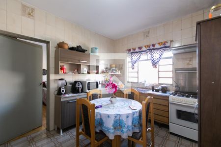 Casa à venda com 200m², 2 quartos e 2 vagasCozinha