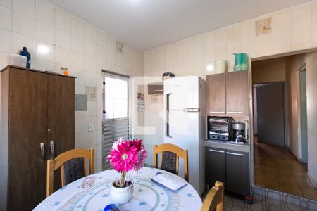 Casa à venda com 200m², 2 quartos e 2 vagasCozinha