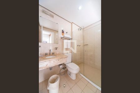 Banheiro  de apartamento à venda com 1 quarto, 44m² em Centro, Santo André