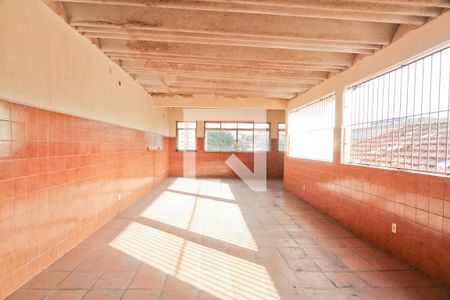 Casa à venda com 300m², 3 quartos e 3 vagas Casa à venda com 300m², 3 quartos e 3 vagasÁrea Externa