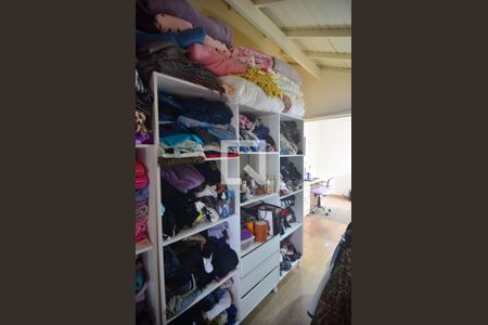 Closet de casa à venda com 4 quartos, 153m² em Harmonia, Canoas