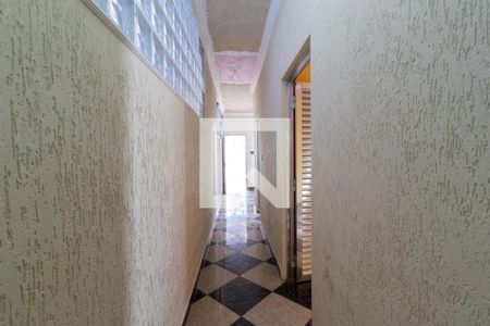 Casa à venda com 70m², 2 quartos e 2 vagasCorredor dos Quartos