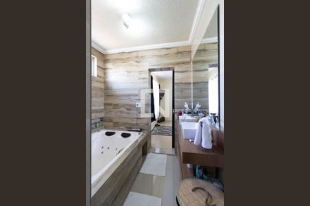 Casa à venda com 250m², 3 quartos e 2 vagasBanheiro Suíte 1