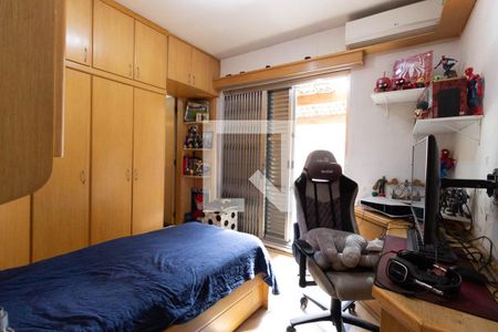 Casa à venda com 250m², 3 quartos e 2 vagasSuíte 2