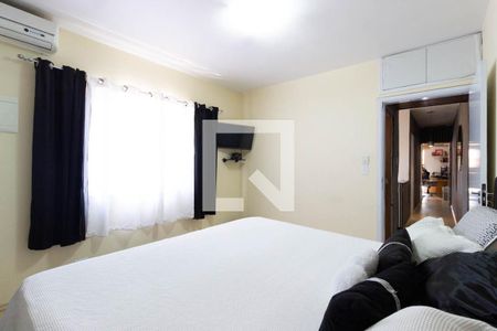 Casa à venda com 250m², 3 quartos e 2 vagasSuíte 1