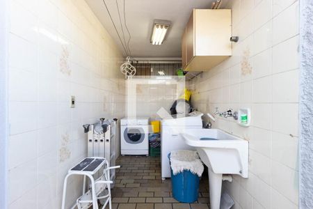 Casa à venda com 250m², 3 quartos e 2 vagasÁrea de serviço