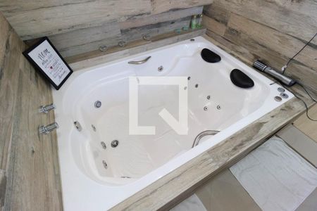 Casa à venda com 250m², 3 quartos e 2 vagasBanheiro Suíte 1