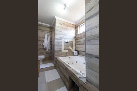 Casa à venda com 250m², 3 quartos e 2 vagasBanheiro Suíte 1