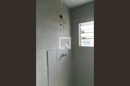 Banheiro de casa para alugar com 1 quarto, 18m² em Vila Constança, São Paulo