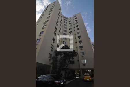 Apartamento à venda com 60m², 3 quartos e 2 vagasFachada do bloco