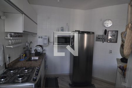 Apartamento à venda com 60m², 3 quartos e 2 vagasCozinha