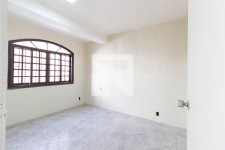 Casa à venda com 159m², 4 quartos e 1 vagaQuarto