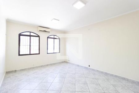 Casa à venda com 159m², 4 quartos e 1 vagaSuíte 3
