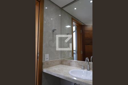 Apartamento para alugar com 291m², 4 quartos e 3 vagasBanheiro da Suíte 2