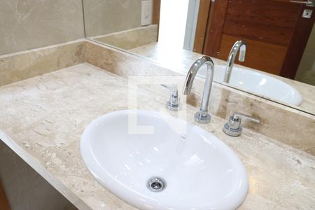 Apartamento para alugar com 291m², 4 quartos e 3 vagasBanheiro da Suíte 1