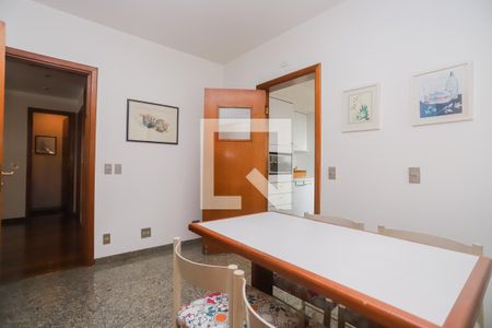 Apartamento à venda com 284m², 4 quartos e 3 vagasCopa