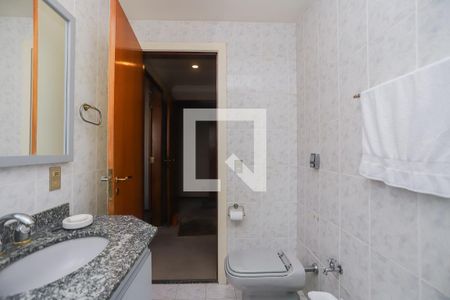 Apartamento à venda com 284m², 4 quartos e 3 vagasBanheiro dos Quartos 1 e 2