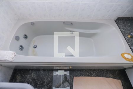 Apartamento à venda com 284m², 4 quartos e 3 vagasBanheiro do Quarto 4