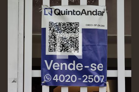Apartamento à venda com 180m², 3 quartos e 3 vagas Apartamento à venda com 180m², 3 quartos e 3 vagasPlaquinha instalada no portão do imóvel - Área Externa