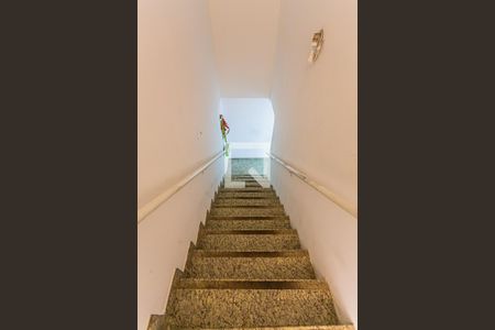 Apartamento à venda com 180m², 3 quartos e 3 vagas Apartamento à venda com 180m², 3 quartos e 3 vagasEscada Cobertura