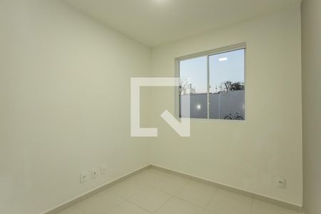 Quarto 2 de apartamento para alugar com 2 quartos, 46m² em Weissópolis, São José dos Pinhais