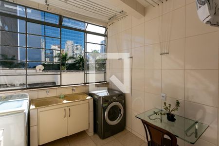 Apartamento à venda com 260m², 4 quartos e 1 vagaÁrea de Serviço