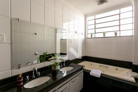 Apartamento à venda com 260m², 4 quartos e 1 vagaBanheiro 1