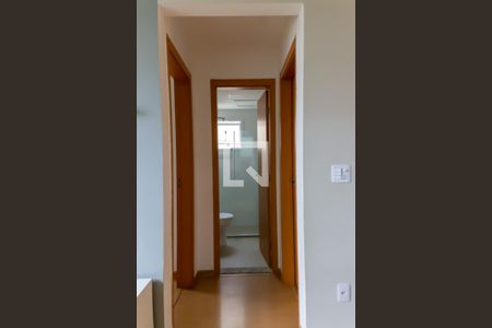 Corredor de apartamento à venda com 2 quartos, 48m² em Encantado, Rio de Janeiro