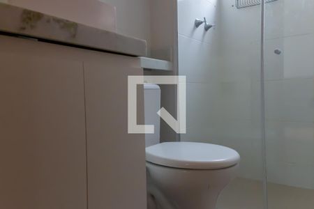 Banheiro de apartamento à venda com 2 quartos, 48m² em Encantado, Rio de Janeiro