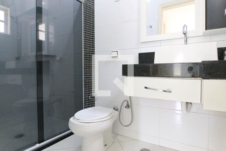 Casa para alugar com 300m², 3 quartos e 5 vagasBanheiro