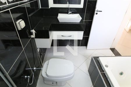 Casa para alugar com 300m², 3 quartos e 5 vagasBanheiro da Suíte